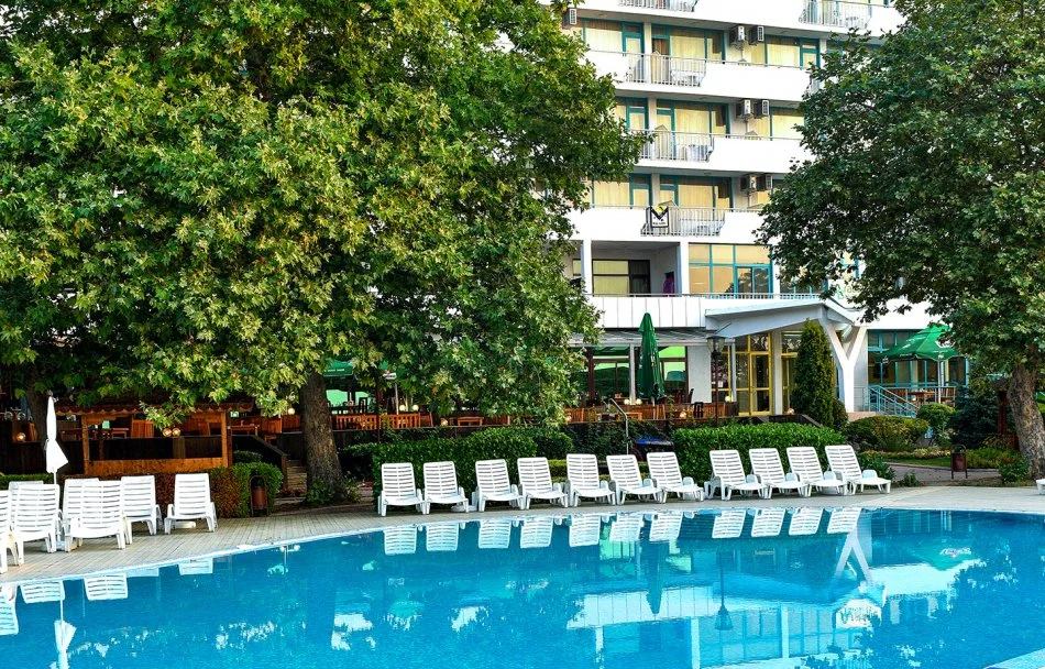 Arabella Beach — view 4